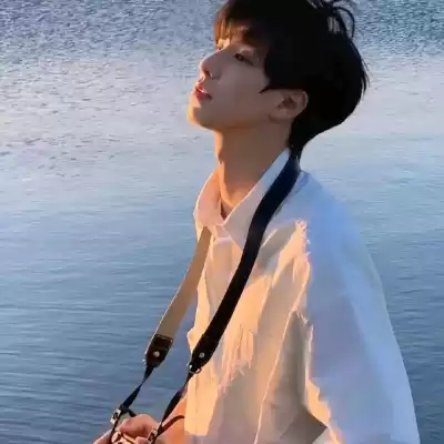 仰映容